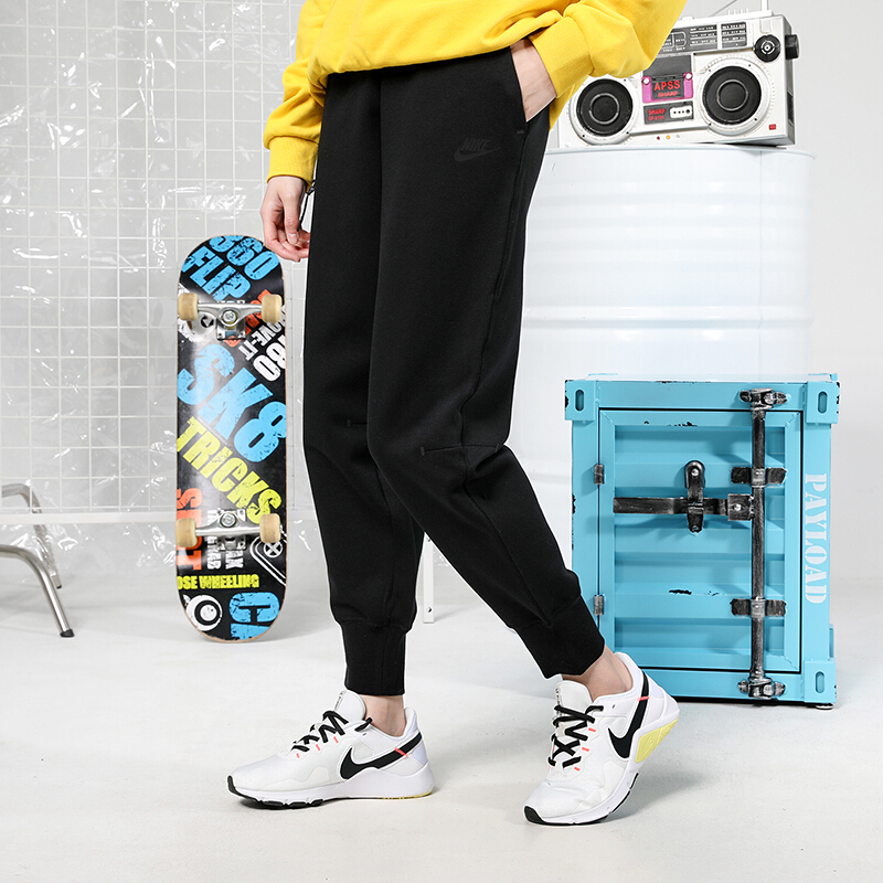Nike耐克秋冬款黑色束脚裤