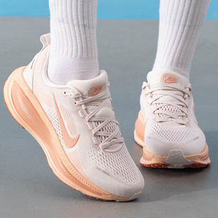 NIKE耐克女鞋跑步鞋2025新款VOMERO 18低帮休闲运动鞋 HM6804-601