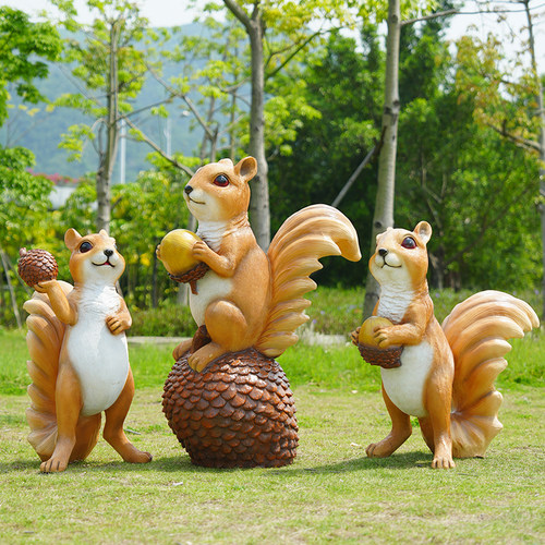 福四方户外松鼠雕塑摆件