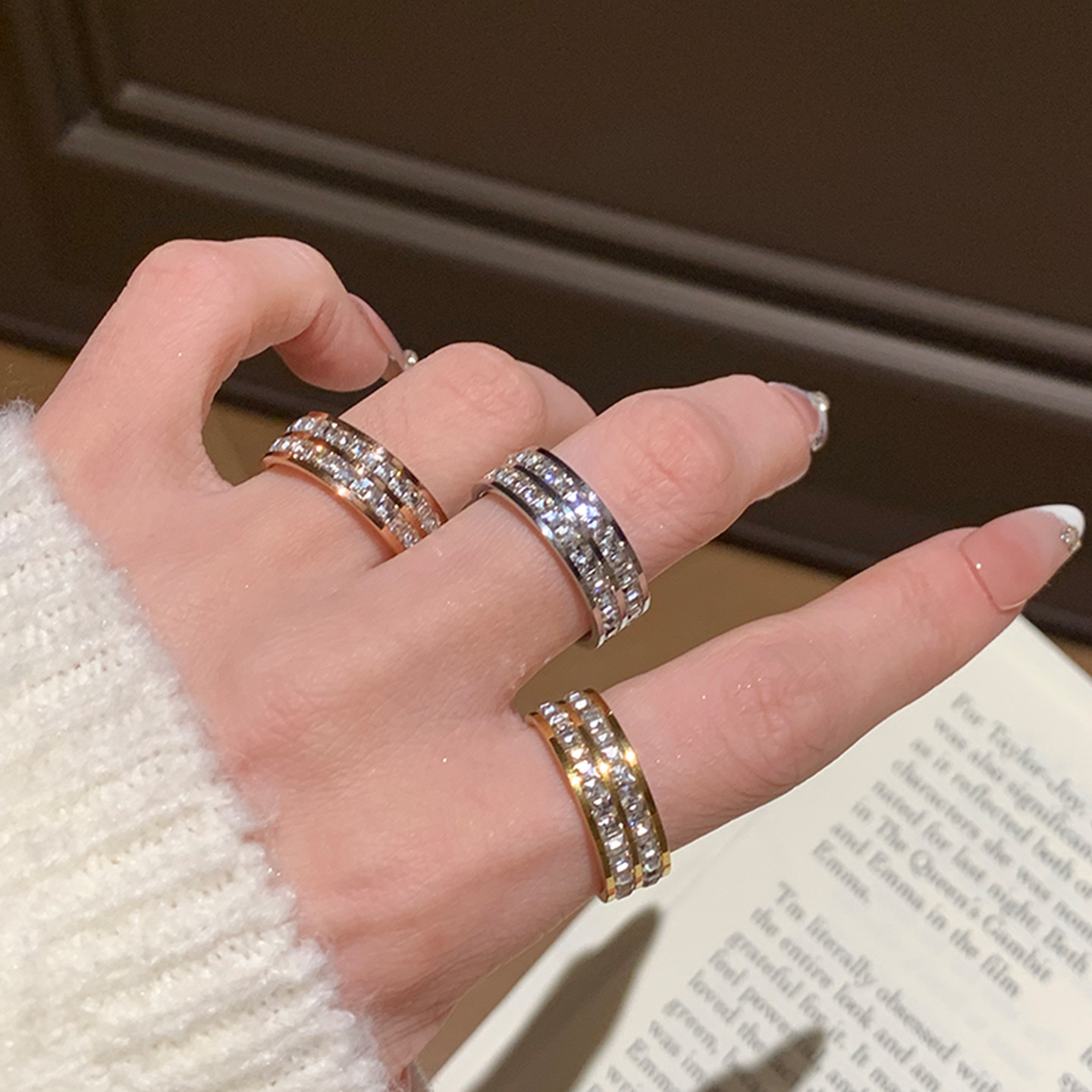 双层满天星戒指女小众设计尾戒女钛钢戒指素圈情侣对戒满钻食指环