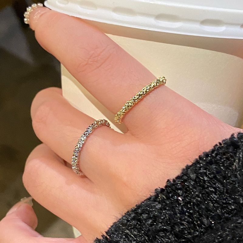 高级感磨砂素圈戒指女小众设计食指戒指2024新款爆款尾戒女小指环