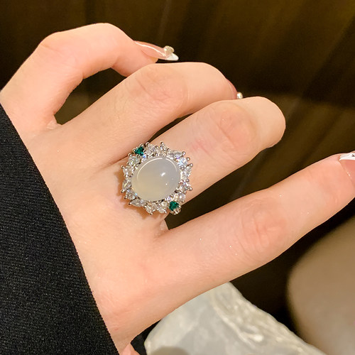 超大玉髓蛋面绿边开口戒指女古风