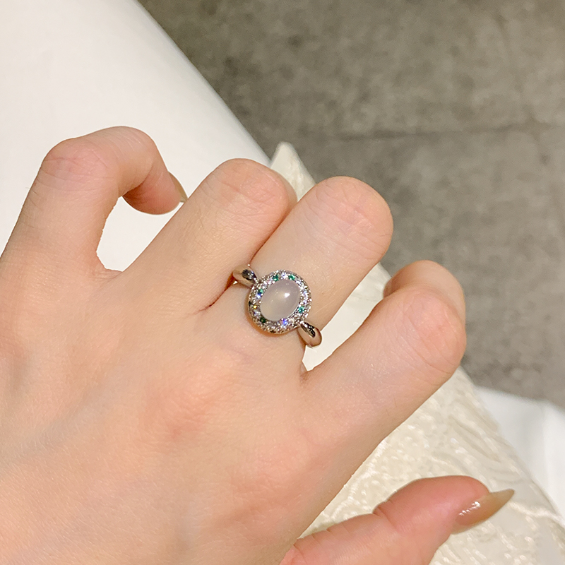 凝光点翠白玉髓鸽子蛋戒指女古风