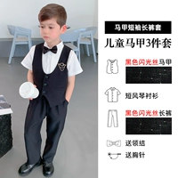 Черный жилет, штаны, орган, брошь, галстук-бабочка