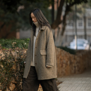 复古翻领 100%羊毛 牛皮扣中长大衣 英国进口粗花呢 封面是花