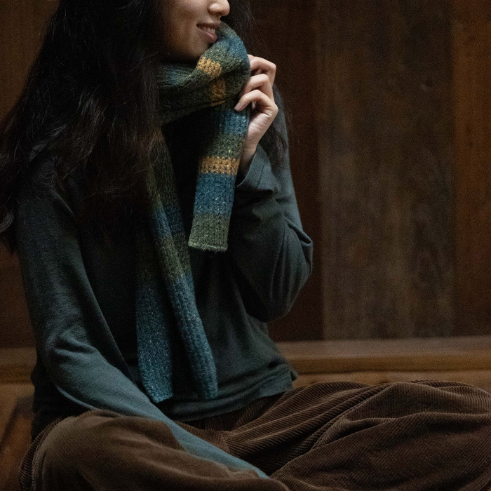 封面是花羊毛混纺多色混织长围巾