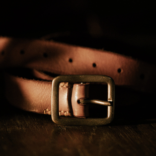 铜制方扣 封面是花 手缝固定 水洗做旧 皮带 头层牛皮