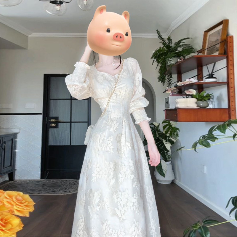 法式温柔气质提花长袖连衣裙小众不撞款独特漂亮收腰a字长裙新款