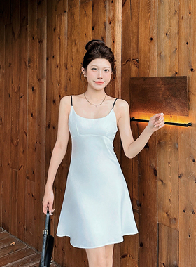 Lily Rose 白色缎面连衣裙经典简约a字修身显瘦露背黑色吊带裙