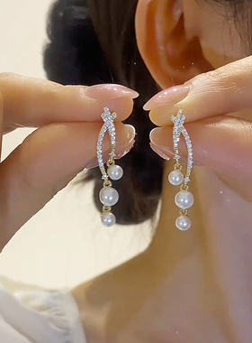 气质高级感珍珠耳环轻奢满钻耳钉2024年新款潮百搭925银针耳饰女