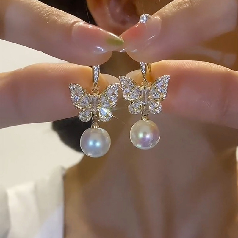 轻奢高级感满钻蝴蝶珍珠耳环