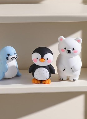 冰雪小企鹅北极熊海豹冰屋潮玩