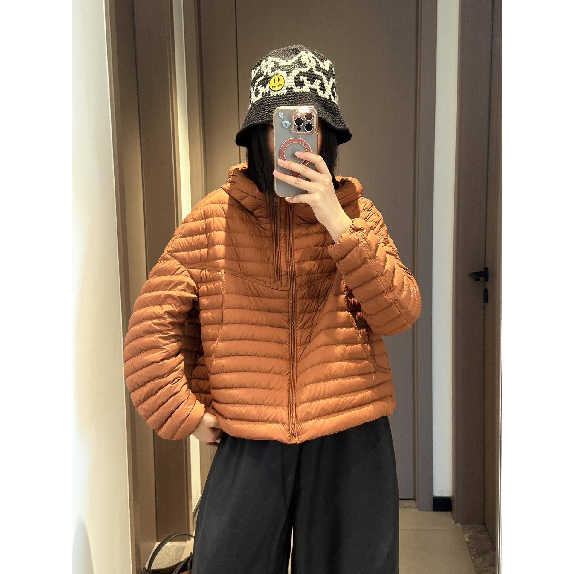 2025秋冬新款超轻薄廓形宽松慵懒卫衣式排骨羽绒服女短款保暖外套