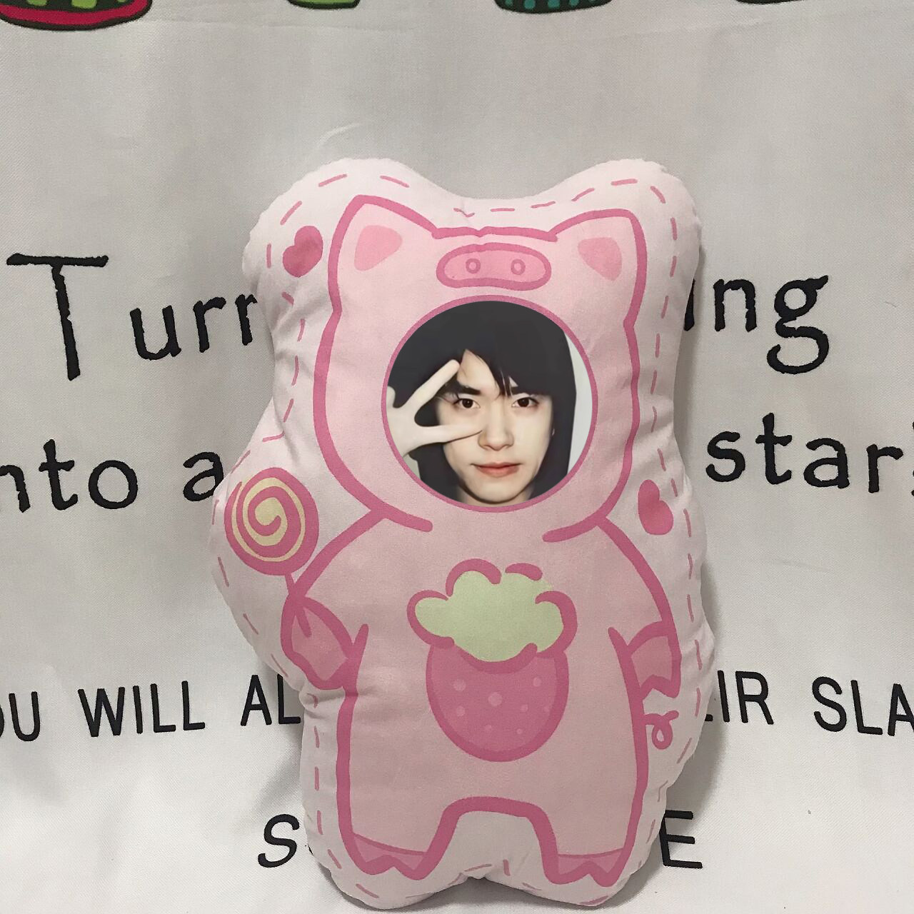 易烊千玺抱枕定制明星周边