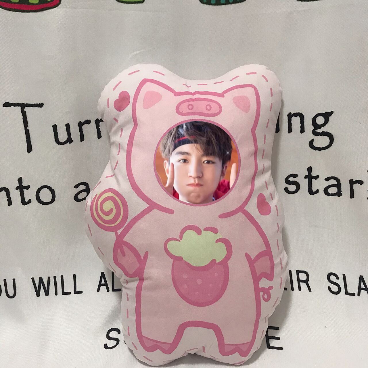 王俊凯抱枕定制tfboys午睡靠垫/抱枕