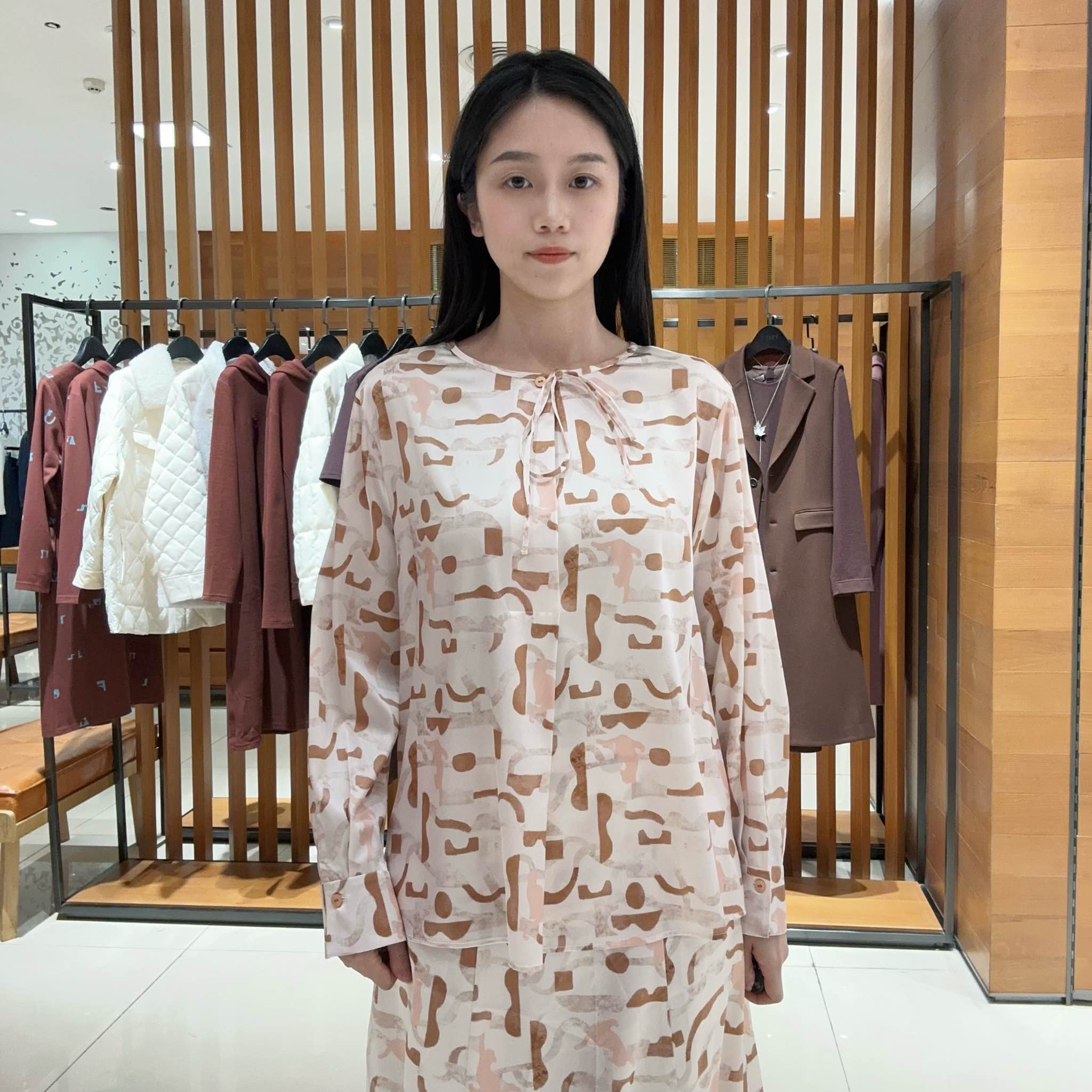 FEIZI菲姿女士时尚花纹衬衫F4A526