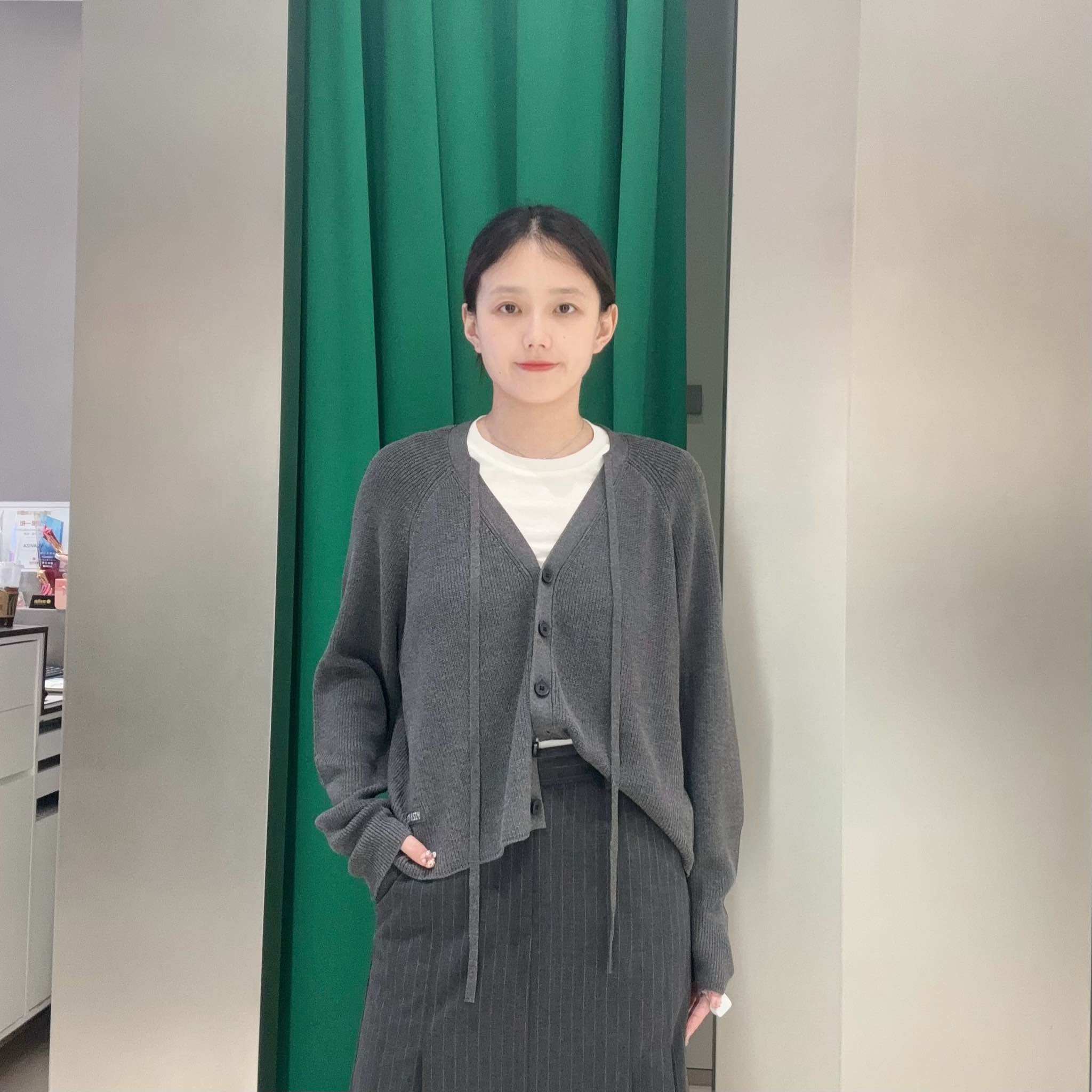 VIZA VIZA秋季慵懒宽松开衫通勤长袖V领毛针织衫女V24309D05089