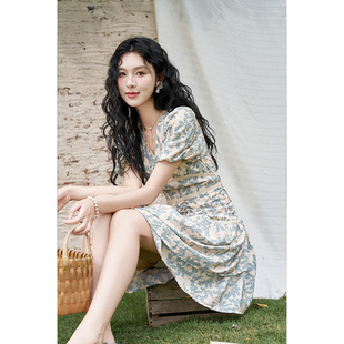 谜秀夏款法式茶歇修身V领短款连衣裙MXD24L1730