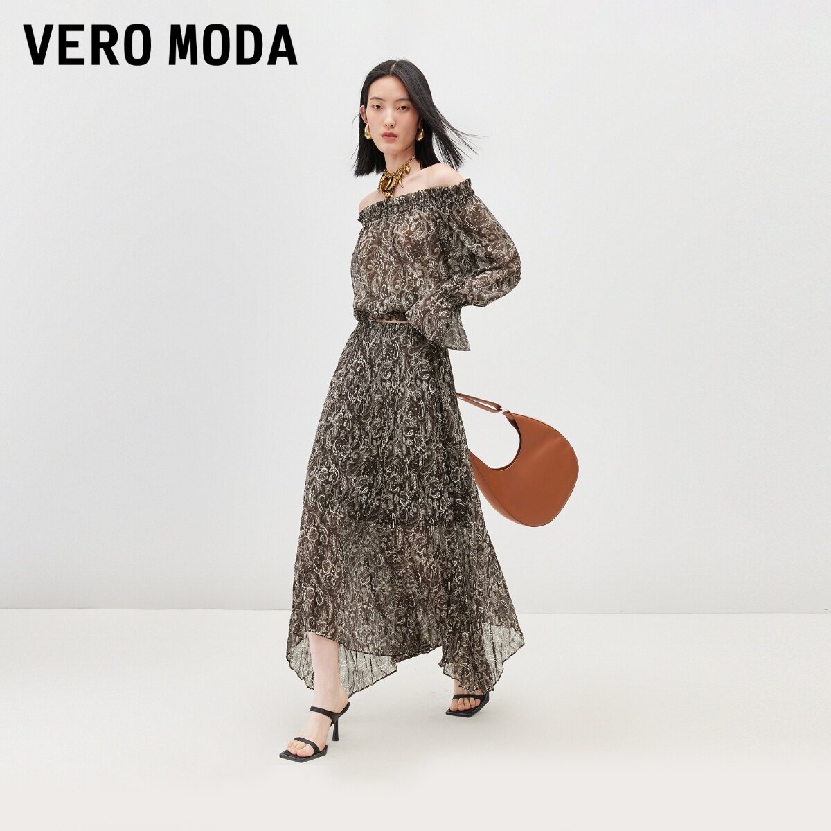 Vero Moda衬衫女2026夏花纹印花一字肩喇叭长袖上衣326251003