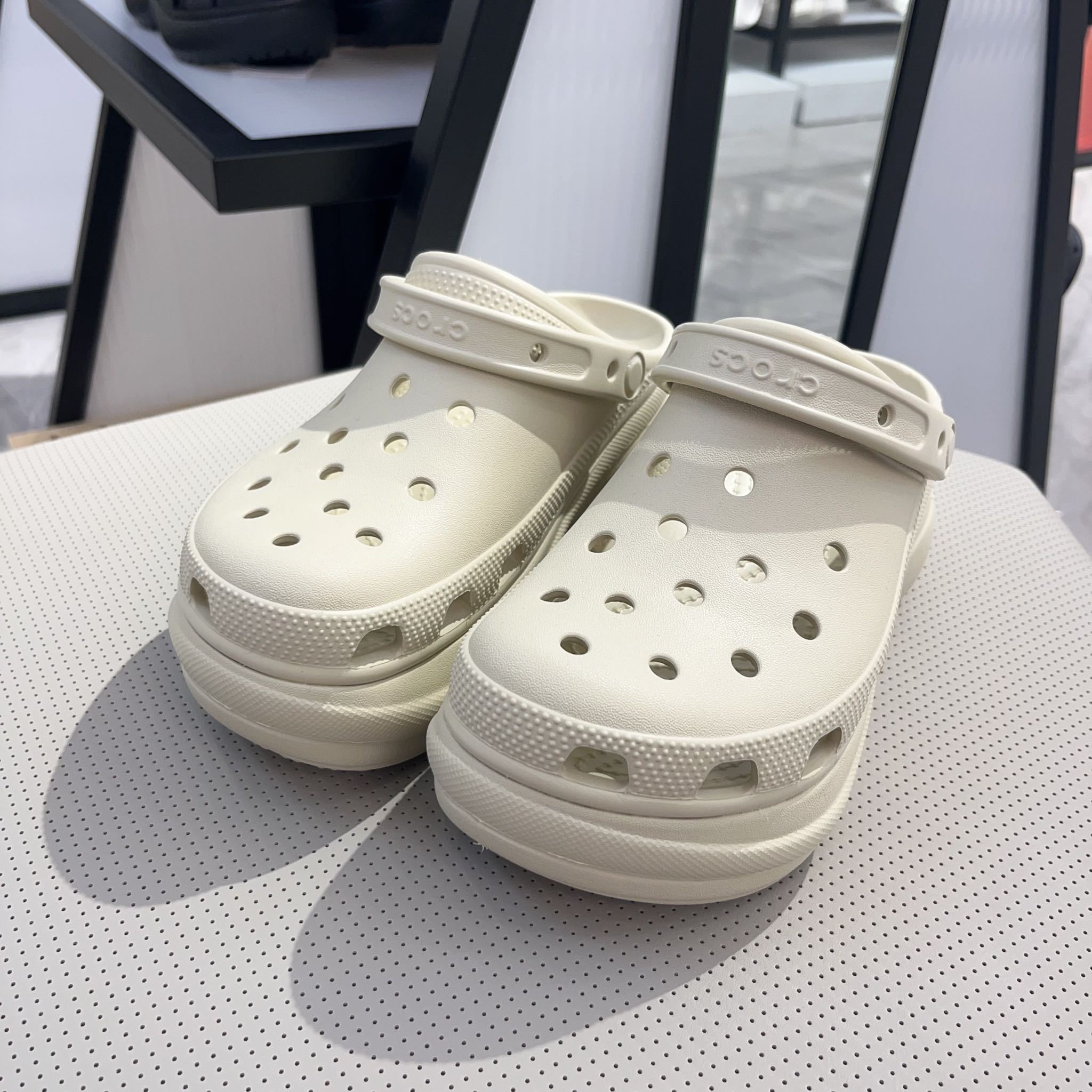 Crocs卡骆驰复古小鲸鱼厚底洞洞鞋206302-2Y2