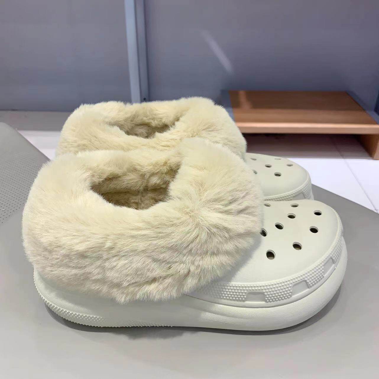 CROCS暖绒泡芙鞋208446-2Y2