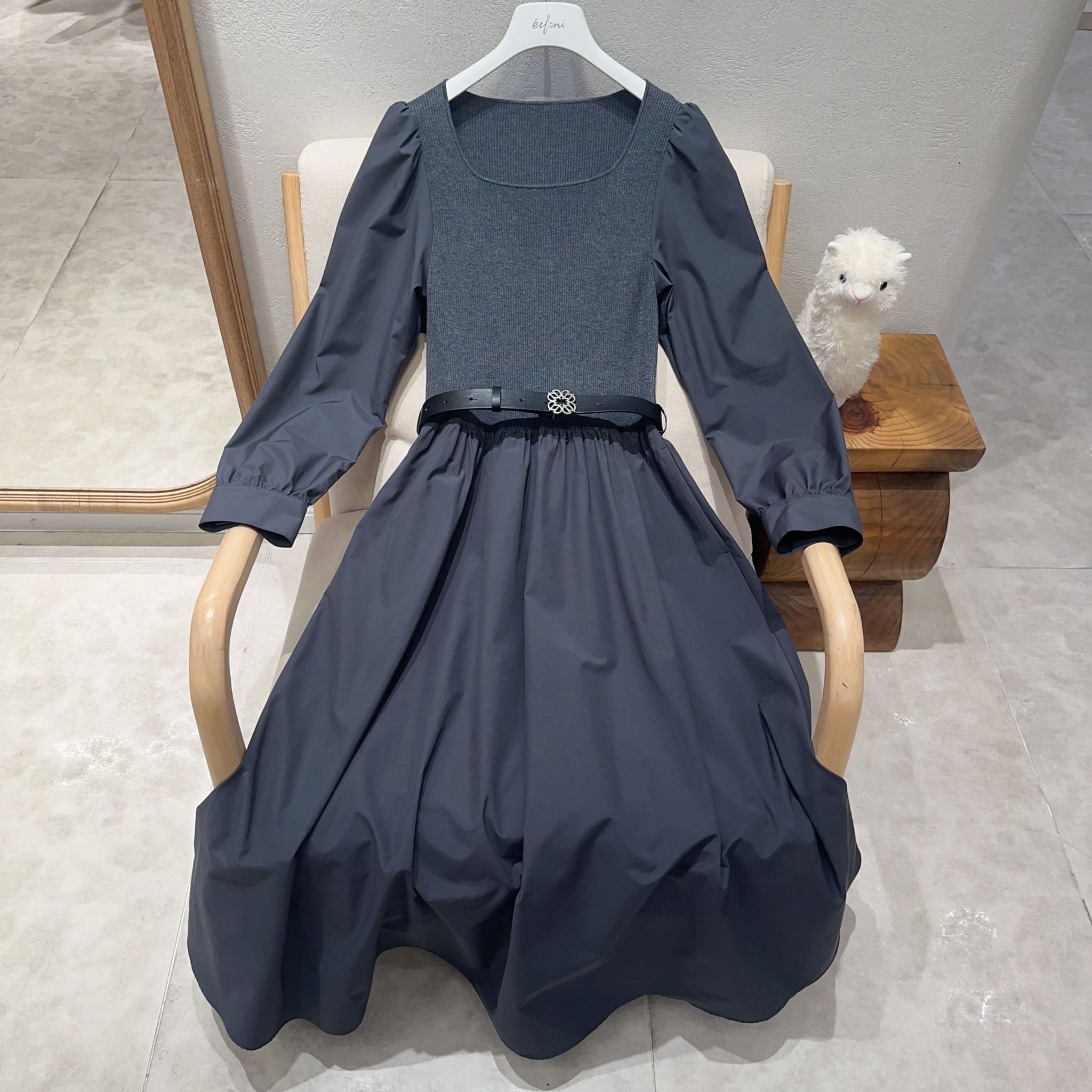 伊芙丽女士时尚简约连衣裙1F1190331