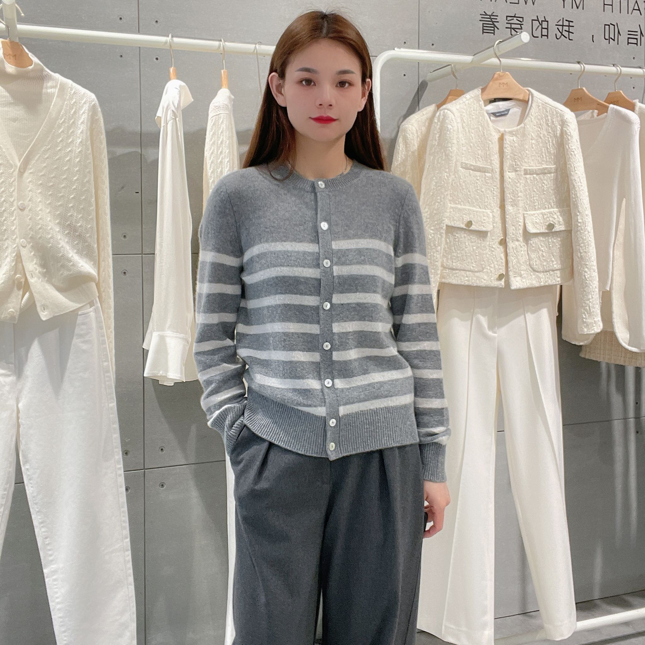 麦檬女士时尚休闲羊绒衫5EA133251