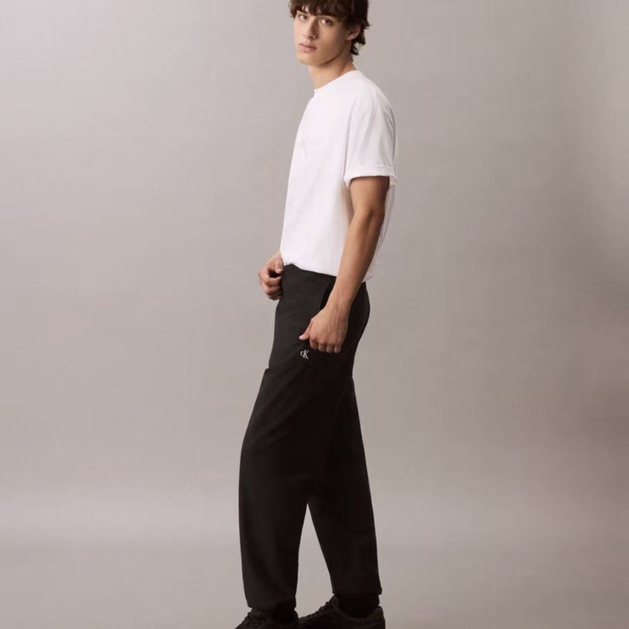 CK Jeans25秋季新男士刺绣松紧束脚运动裤休闲针织卫裤4RC279G