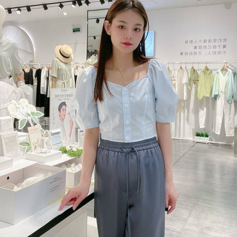 麦檬女士简约泡泡袖短款衬衫5E5222691图片
