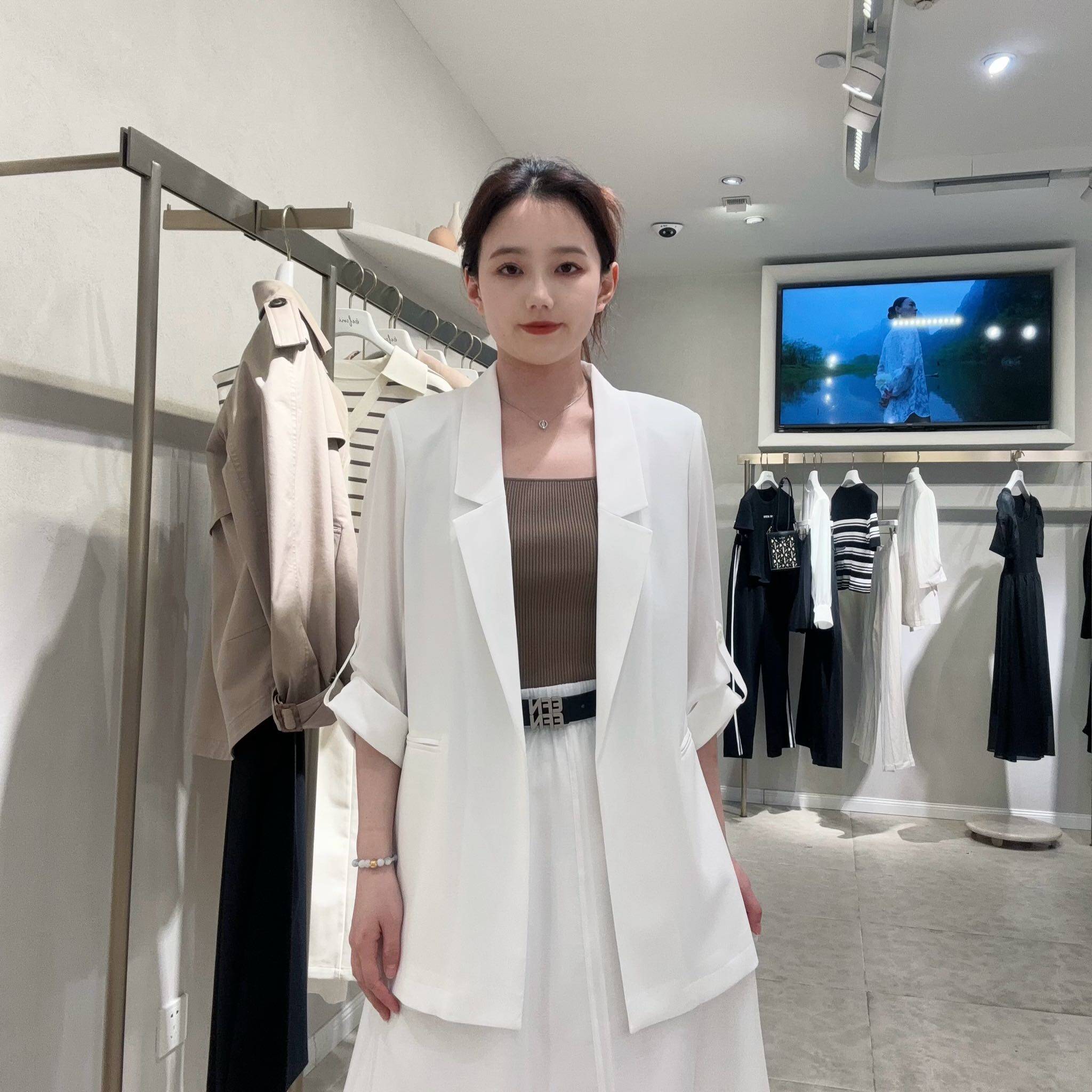 伊芙丽女士简约时尚西装1F4210752G