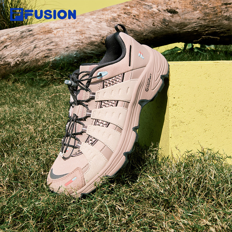 Como X丨FILA FUSION斐乐潮牌女鞋2026户外休闲鞋男T12M611531F