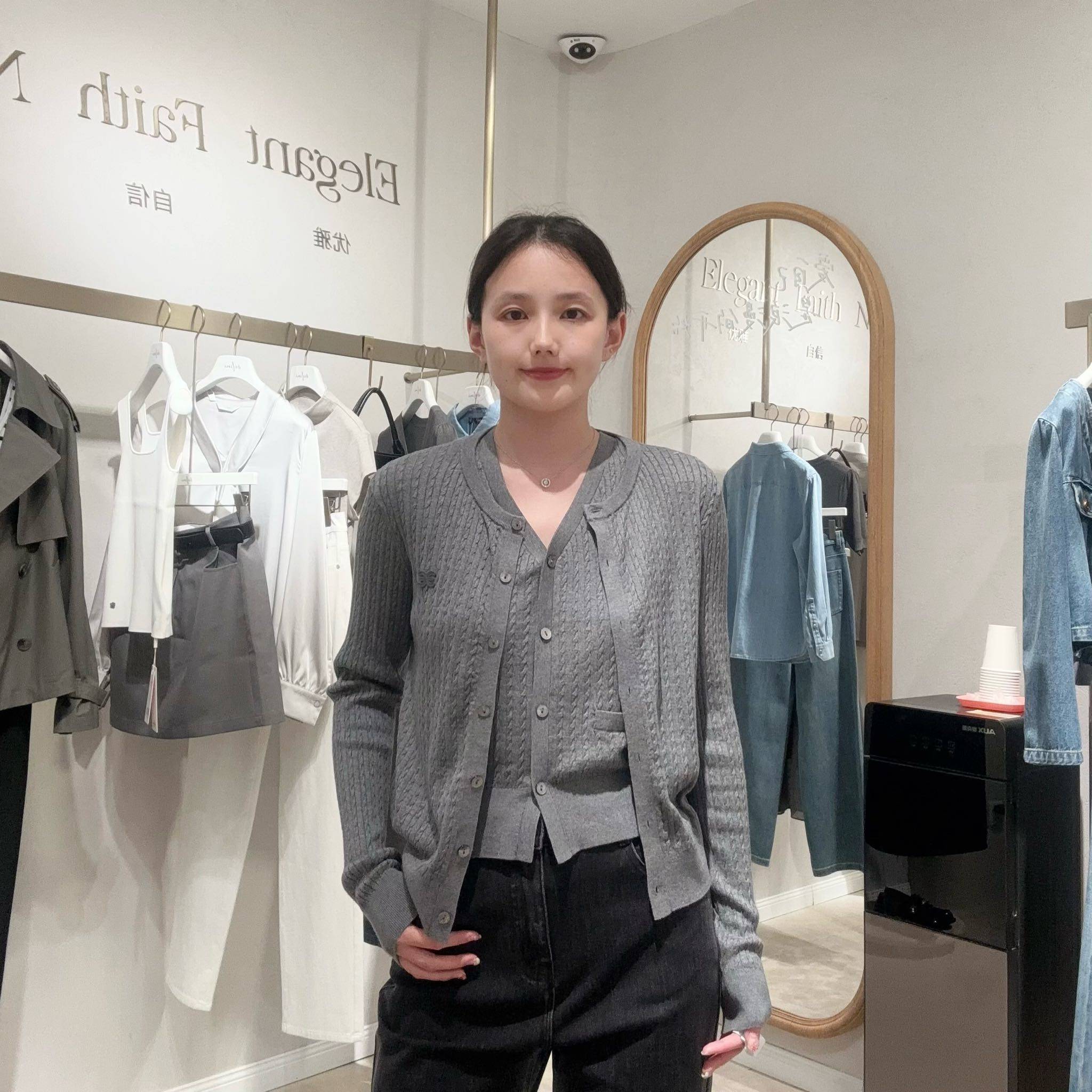 伊芙丽女士简约时尚针织衫1F8230553