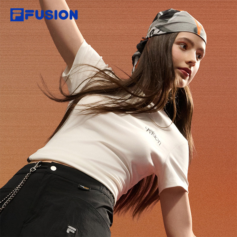 FILA FUSION斐乐潮牌女子针织短袖衫2025秋紧身T恤T11W533114B