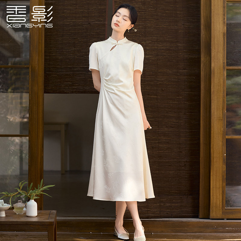 香影新中式国风立领连衣裙女2025夏季 改良旗袍风白色提花裙子