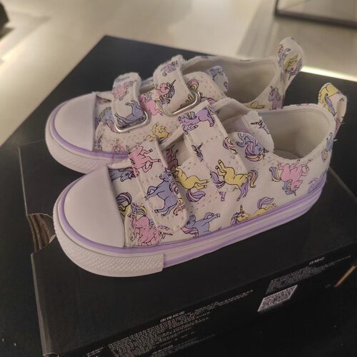 匡威女童帆布鞋A01675C