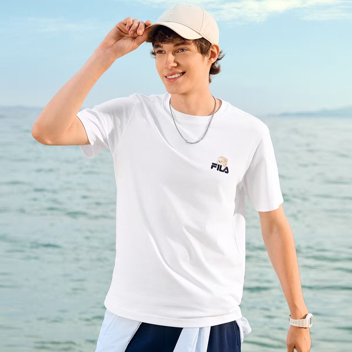 FILA FUSION 潦草小狗联名系列男女同款短袖T恤T11U638105F