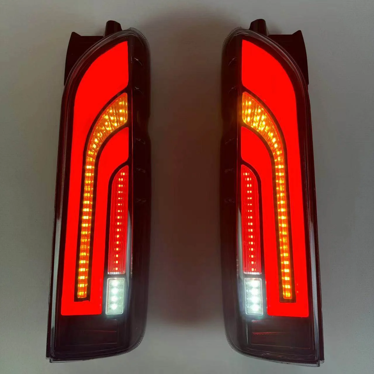 适用于丰田05-18款海狮hiace200系LED尾灯后杠倒车灯转向灯刹车灯