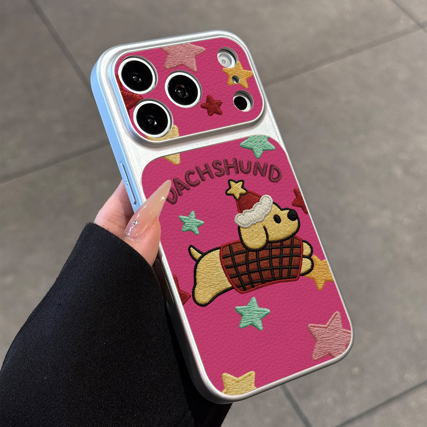 适用苹果16promax手机壳秒变17pro新款iphone17超火15撞色小羊皮14女卡通腊肠犬可爱高级感13全包镜头防摔套