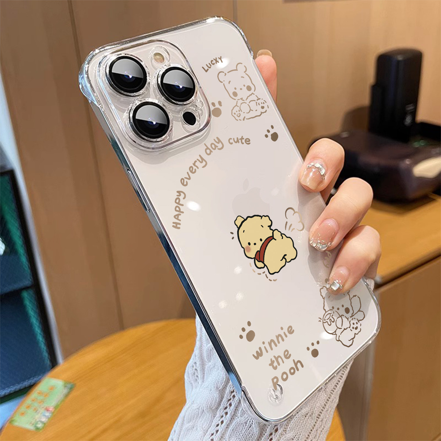 适用苹果17promax手机壳无边框17air新款16pro超薄15透明迪士尼保护套14plus可爱维尼熊11女款iphone13全包12