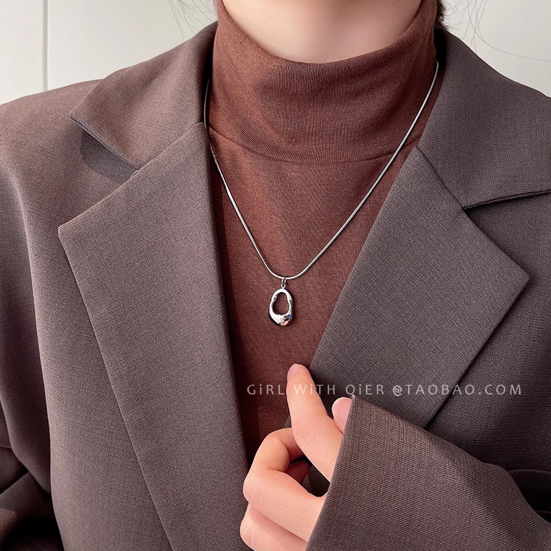 银色水滴吊坠项链女轻奢小众钛钢不掉色卫衣链秋冬高级感气质配饰