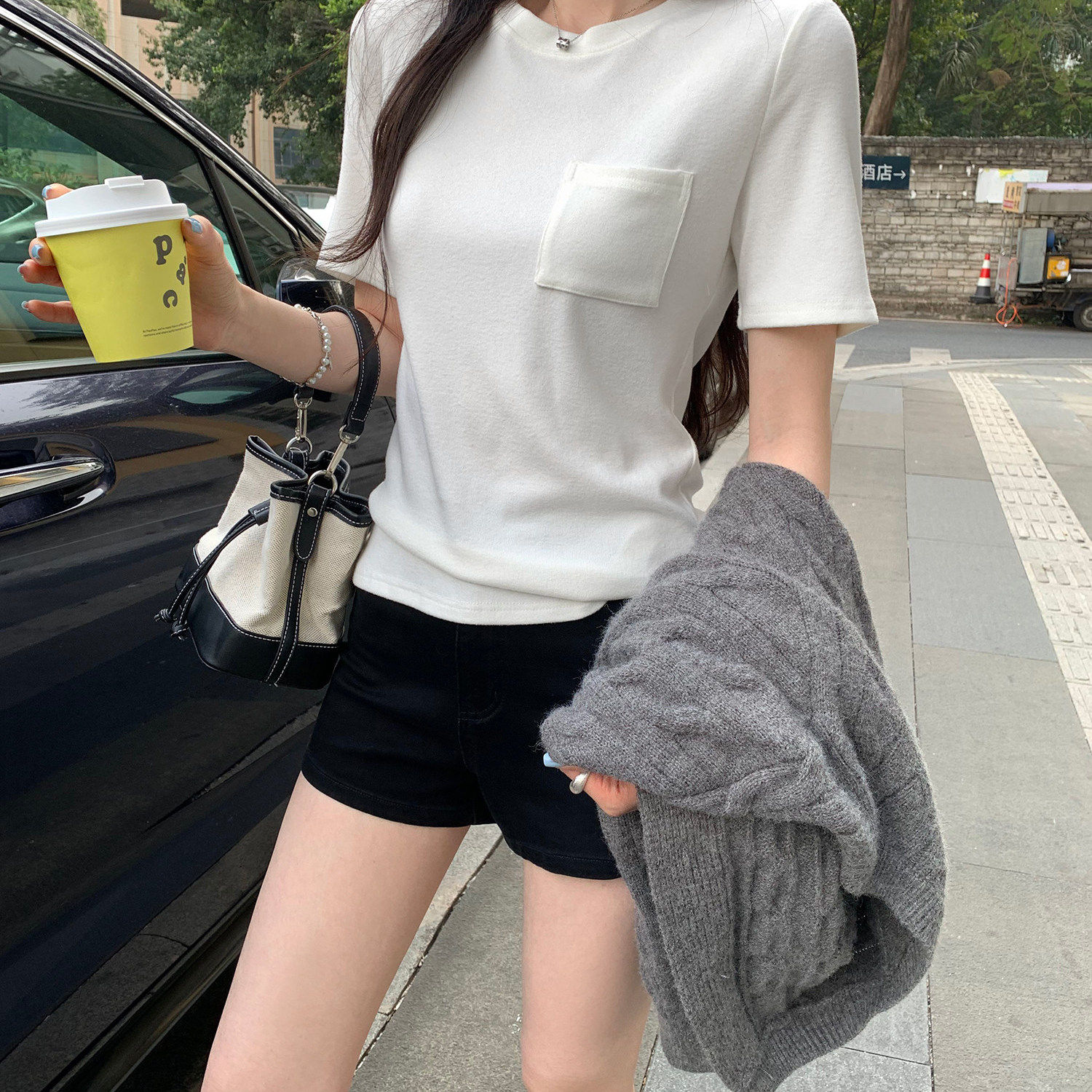 夏季白色宽松口袋短袖t恤女装2026新款高级感修身内搭打底衫0519z