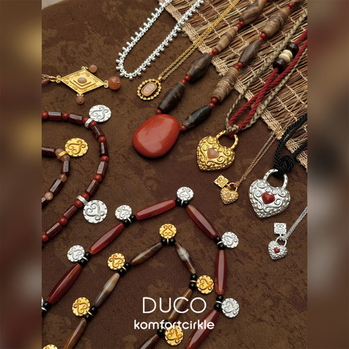 DUCO 主推款爱心纹理锁扣项链 古珠玛瑙长毛衣链 圆片垂挂锁骨链