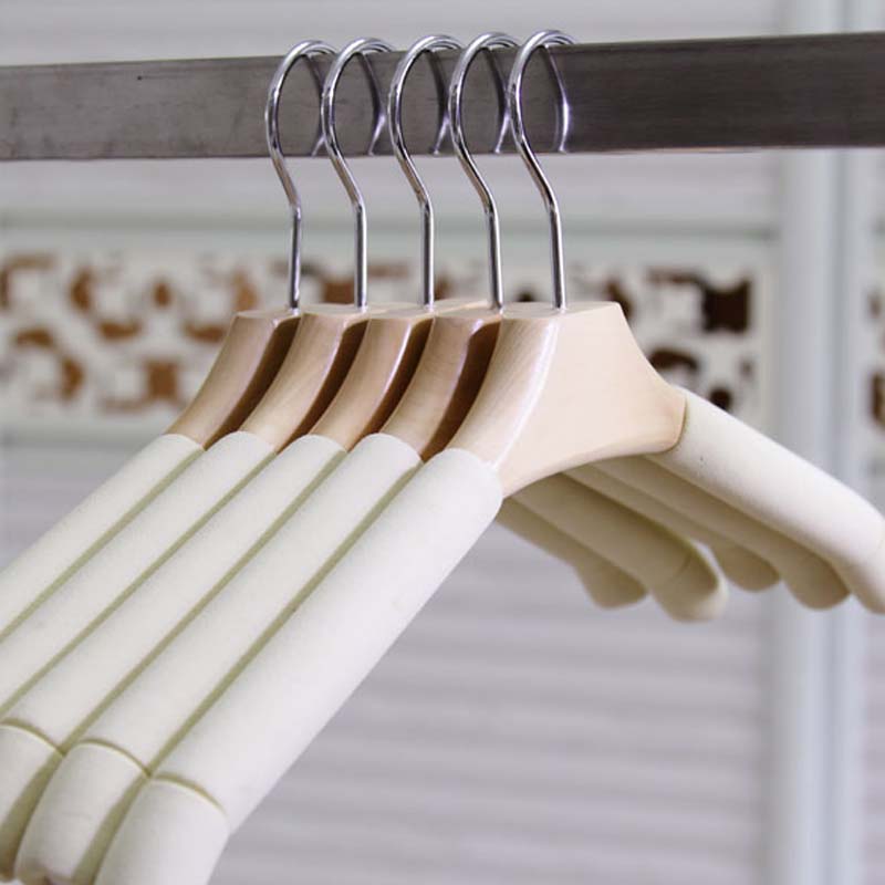加粗实木女款服装店无痕防滑衣架