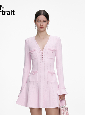 self-portrait 2026早春新款粉红色V领长袖打底针织连衣裙短裙