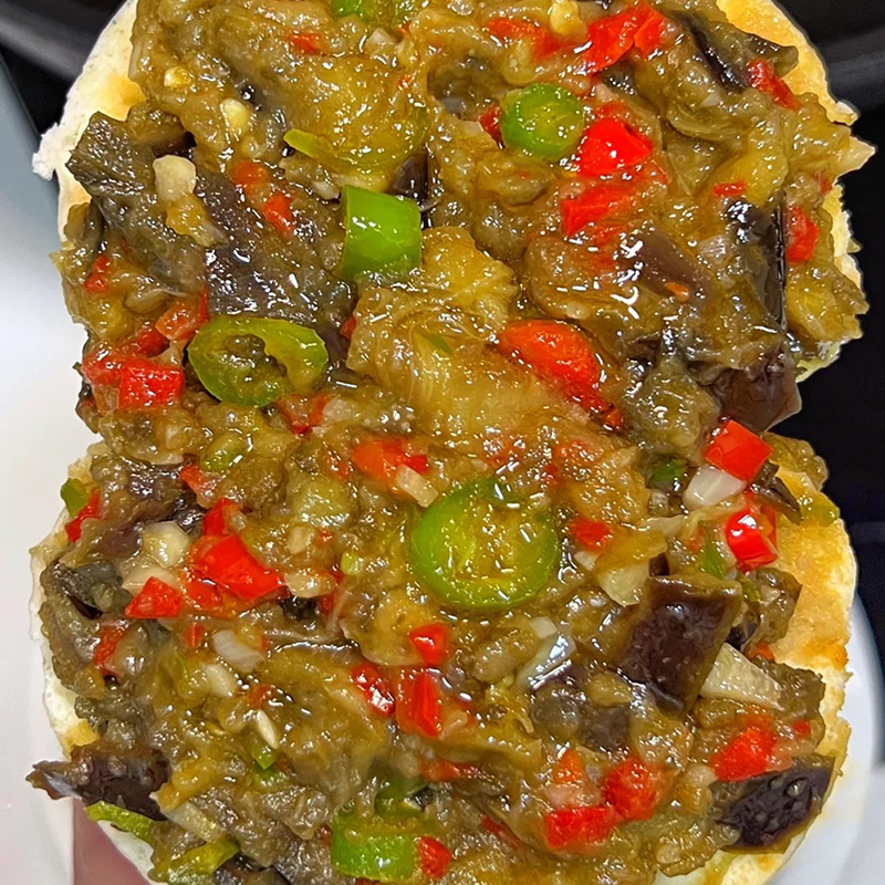 茄子辣椒酱拌饭拌面条下饭酱菜咸菜农家风味剁椒酱拌面饭酱下饭菜