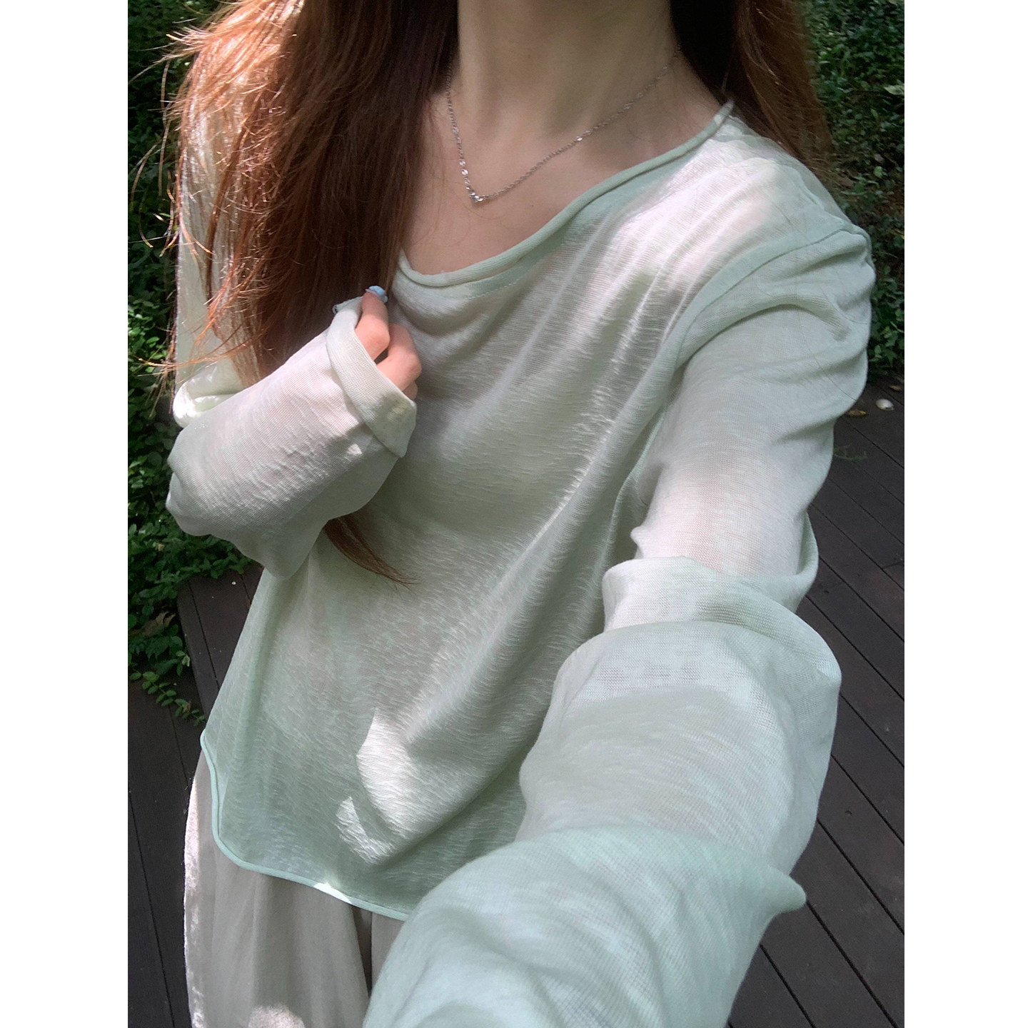 绿色天丝防晒罩衫女夏2026薄款慵懒风内搭打底衫外穿T恤长袖上衣