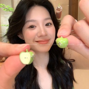 可爱青苹果耳钉女2025新款 设计感小众耳环百搭绿色无耳洞耳夹耳饰