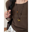 本命年金色小马串珠编绳吊坠项链女轻奢高级感气质大气毛衣链配饰