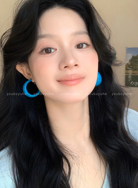 蓝色C型大圈圈耳环女海边度假风夸张耳圈克莱因蓝多巴胺素圈耳饰