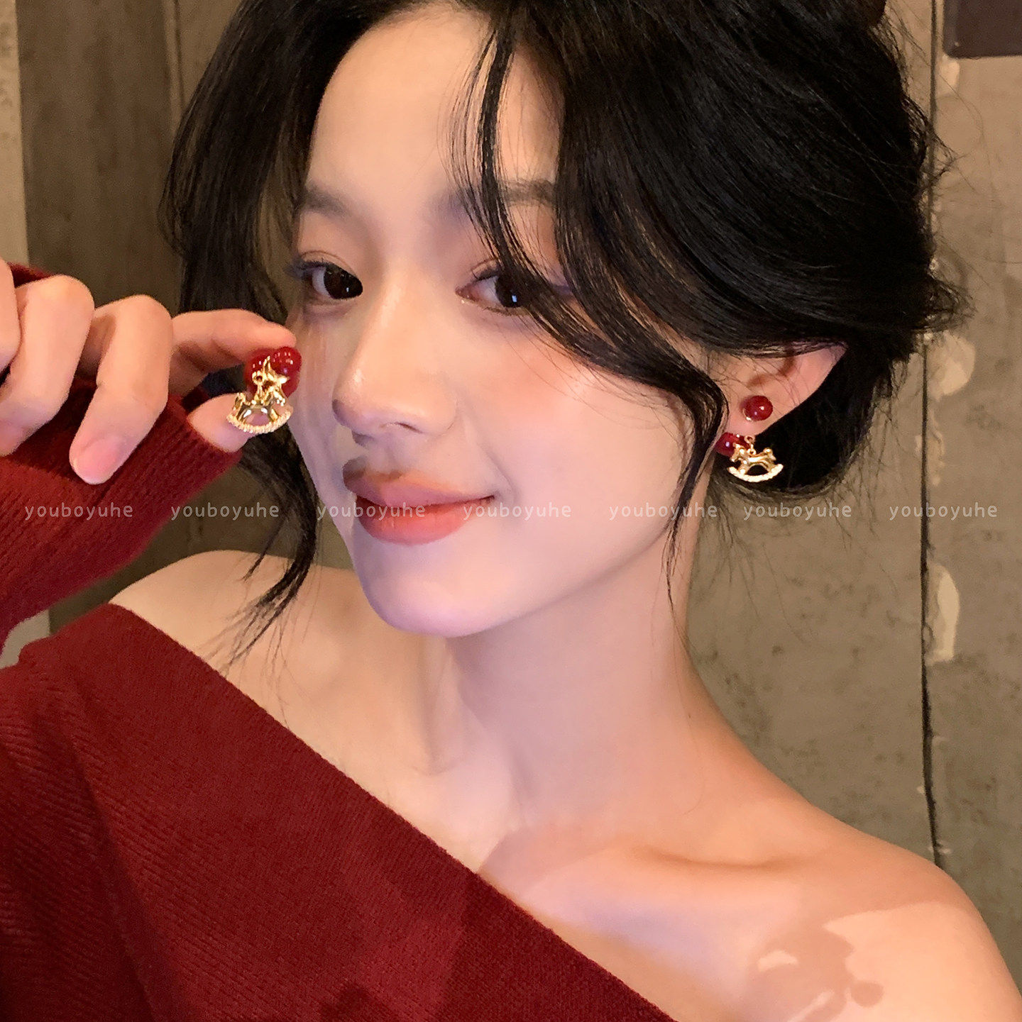 福马贺岁~ 本命年红色珍珠小马耳环女轻奢高级感耳钉新年气质耳饰,饰品/流行首饰/时尚饰品新,耳环,淘宝优惠券,粉丝福利购,淘宝优惠卷